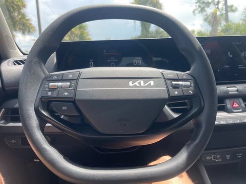 Used 2025 Kia K4 FWD image 14