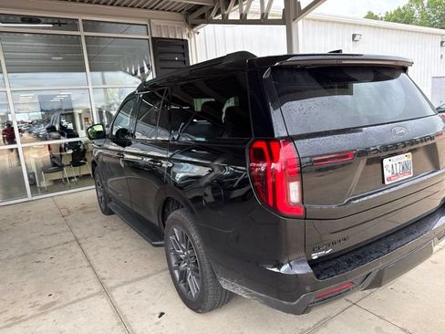 Used 2026 Ford Expedition Platinum w/ Stealth Appearance Package AWD/4WD image 14