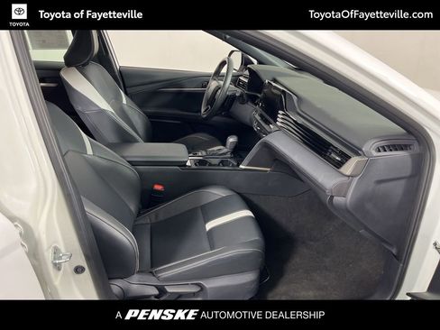 Certified 2025 Toyota Camry SE image 6