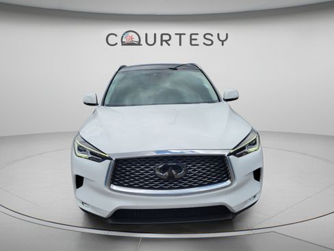 Used 2022 INFINITI QX50 Luxe FWD image 8