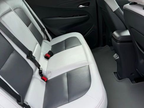 Used 2020 Chevrolet Bolt Premier w/ Infotainment Package image 17