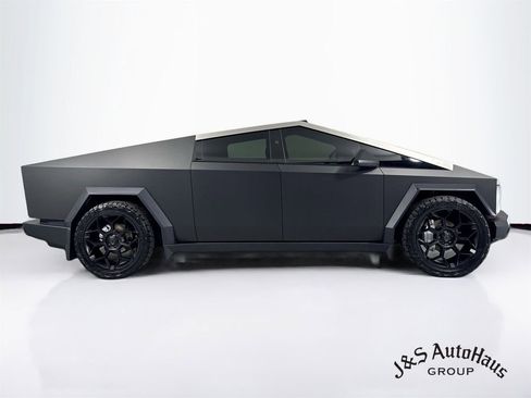 Used 2024 Tesla Cybertruck Cyberbeast AWD/4WD image 8