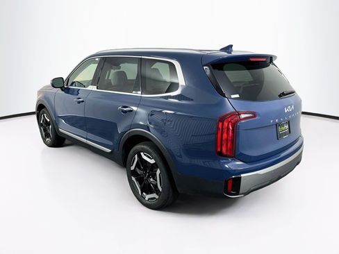 Used 2025 Kia Telluride S FWD image 5