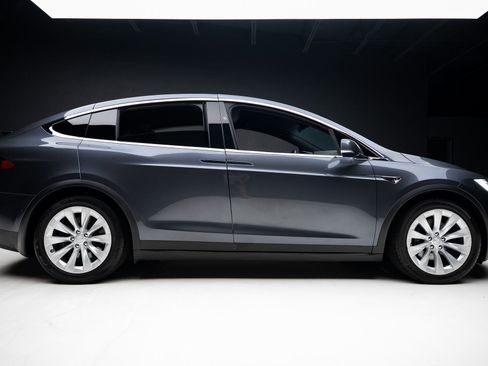 Used 2018 Tesla Model X 75D AWD/4WD image 34
