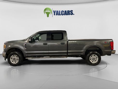 Used 2018 Ford F250 XLT AWD/4WD image 2