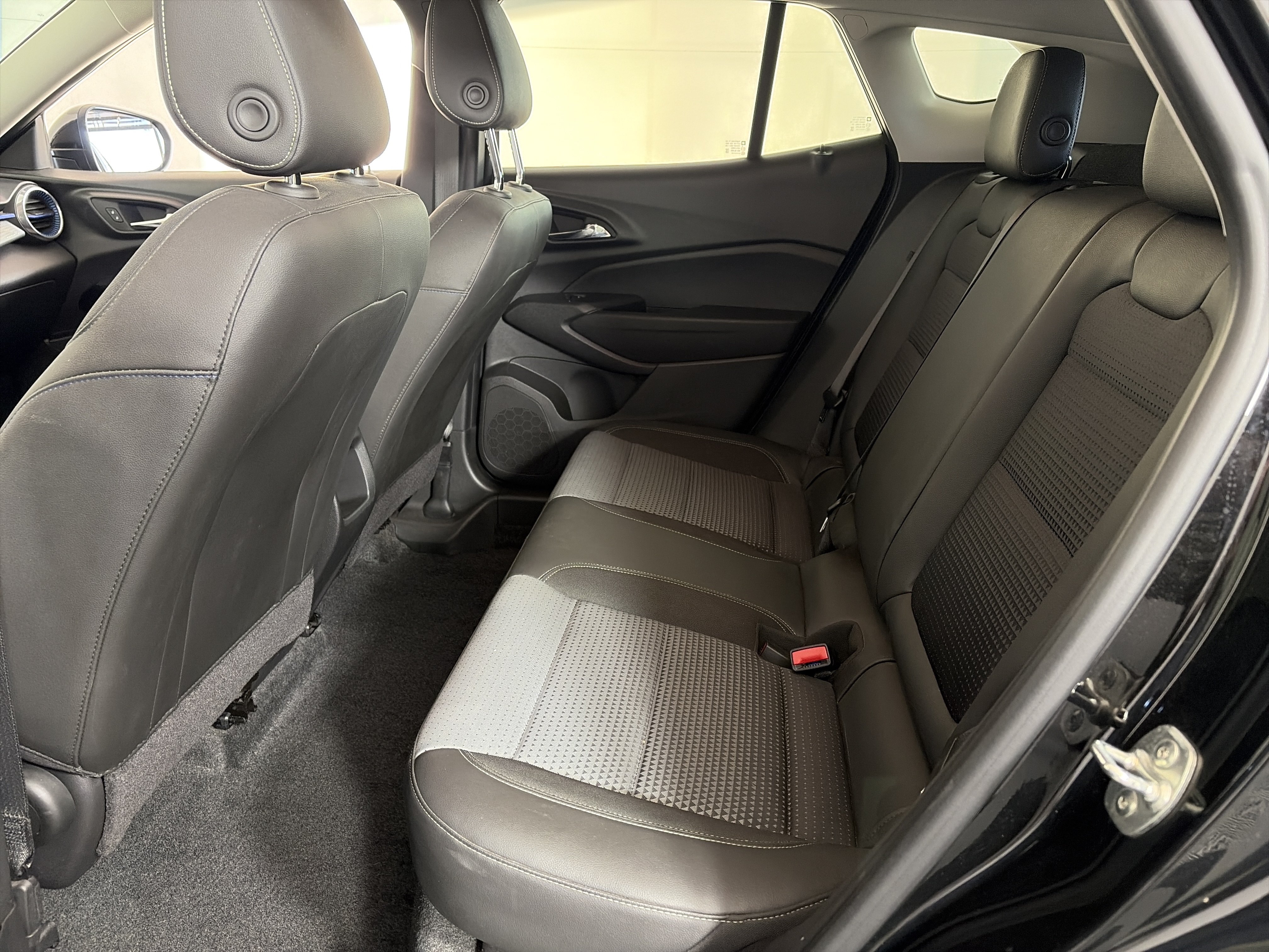 Used 2024 Chevrolet Trax LT w/ Driver Confidence Package FWD image 7