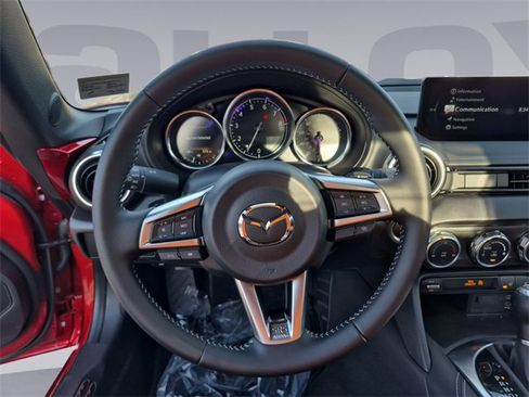 Used 2025 MAZDA MX-5 Miata RF Grand Touring image 13