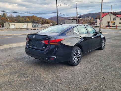 Used 2024 Nissan Altima 2.5 SV image 9