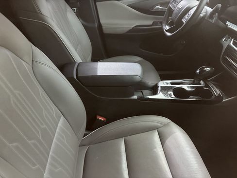 Used 2025 Buick Envista Preferred FWD image 12