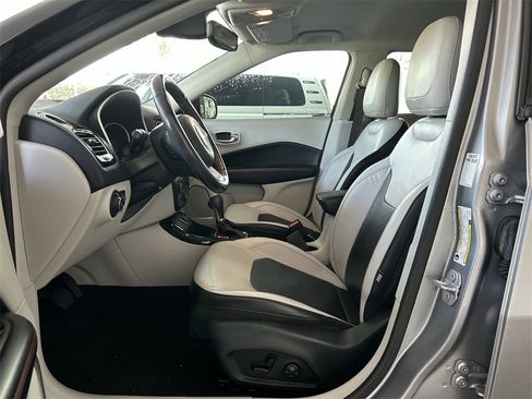 Used 2020 Jeep Compass Limited image 12