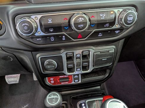 Certified 2020 Jeep Gladiator Rubicon image 23