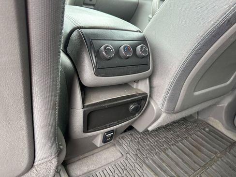 Used 2016 Chevrolet Traverse LS FWD image 15