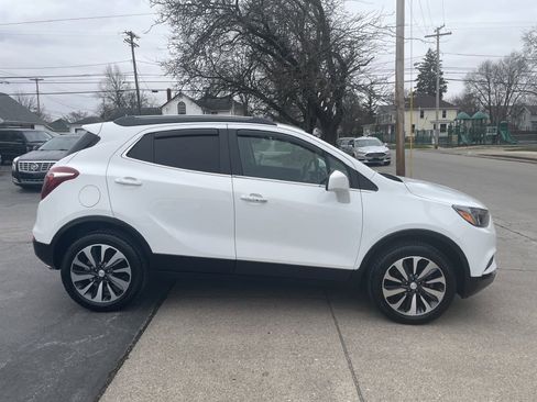 Used 2021 Buick Encore Preferred w/ Safety Package image 3