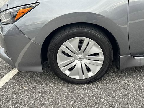 Used 2022 Nissan Leaf S image 11