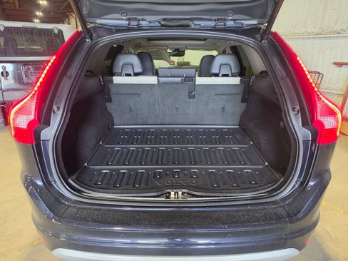 Used 2017 Volvo XC60 T6 Dynamic w/ Preferred Option Package AWD/4WD image 8