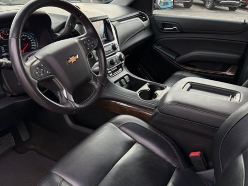 Used 2018 Chevrolet Suburban LT w/ Luxury Package image 21