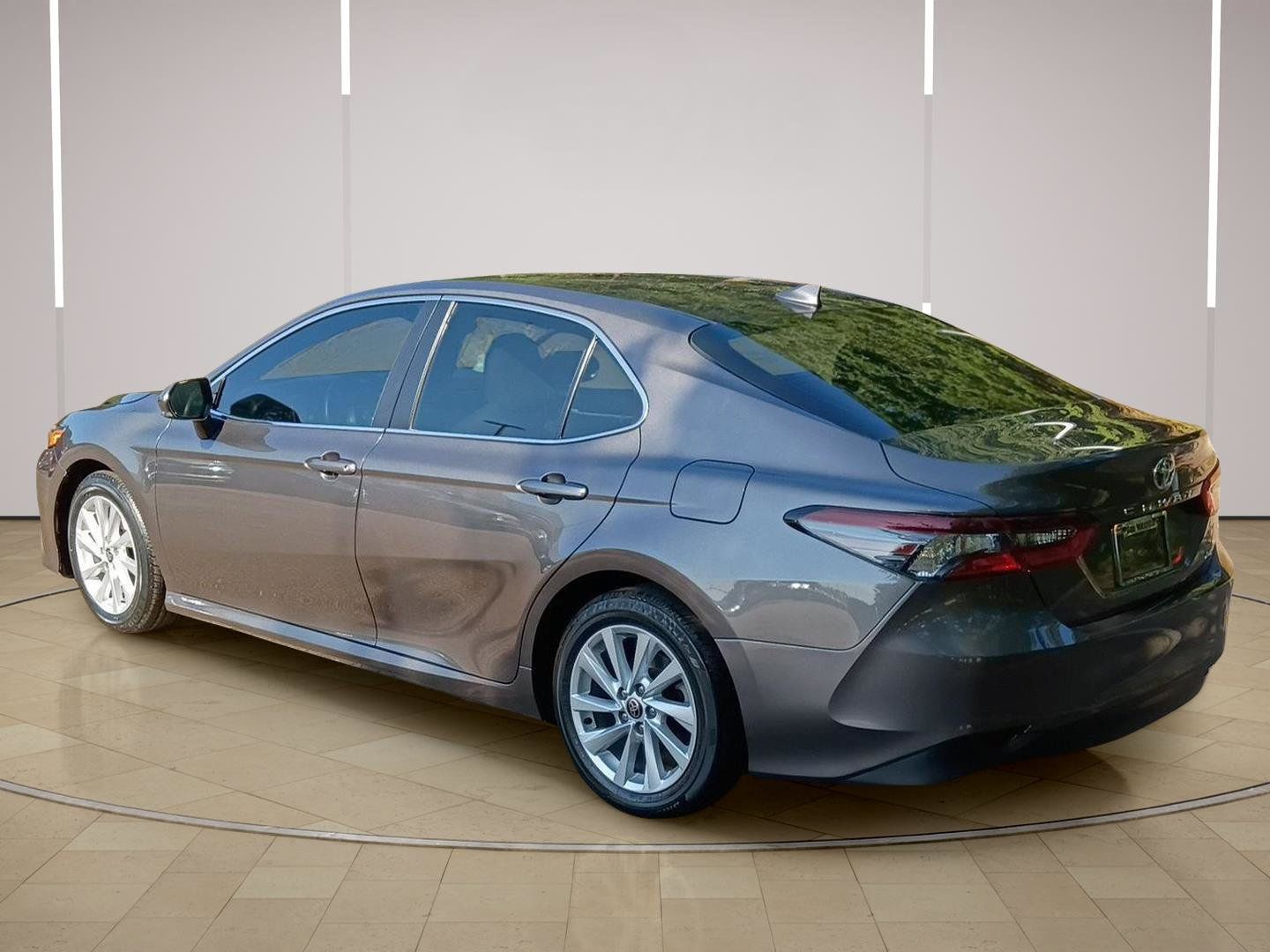 Used 2024 Toyota Camry LE w/ Convenience Package FWD image 7