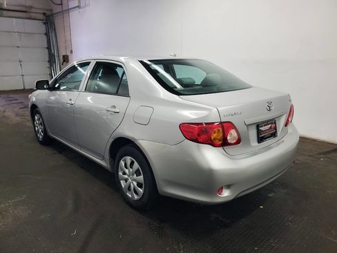 Used 2010 Toyota Corolla LE FWD image 5