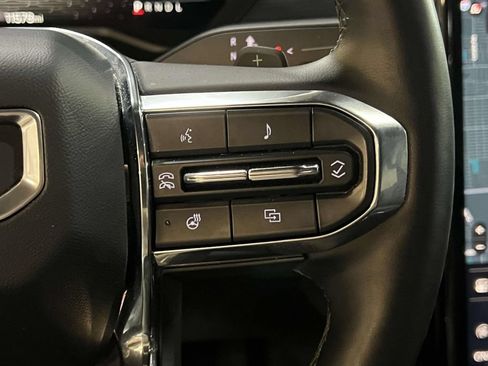 Used 2025 GMC Acadia Elevation FWD image 22