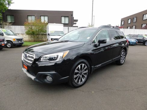 Used 2017 Subaru Outback 3.6R Limited AWD/4WD image 4