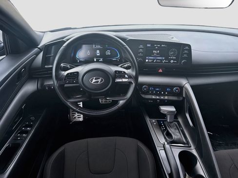 Used 2025 Hyundai Elantra Sport FWD image 18