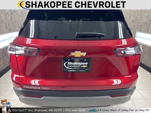 Used 2025 Chevrolet Equinox LT image 3
