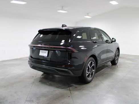 New 2025 Lincoln Nautilus Premier w/ Equipment Group 102A image 8