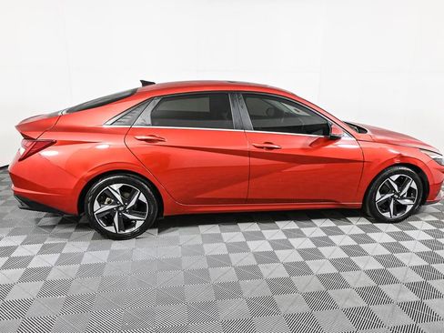 Used 2021 Hyundai Elantra Limited image 4