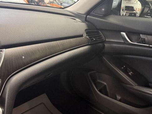 Used 2018 Honda Accord Touring image 35