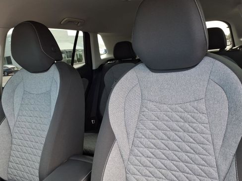 Used 2025 Volkswagen Tiguan S image 20