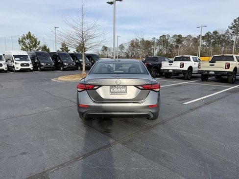 Used 2024 Nissan Sentra SV image 6