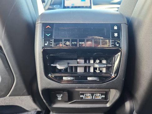 Used 2023 Jeep Grand Cherokee L Overland image 20