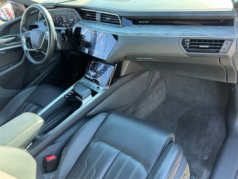 Used 2019 Audi e-tron Prestige w/ Prestige Package image 23