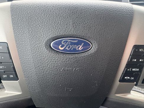 Used 2011 Ford Flex SEL w/ Convenience Pkg image 19