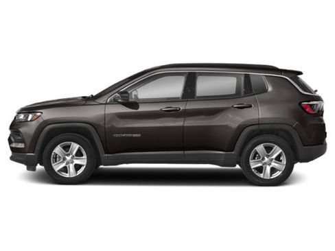 Certified 2022 Jeep Compass Latitude w/ Sun and Sound Group AWD/4WD image 2