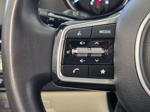 Used 2024 Kia Carnival LX FWD image 35