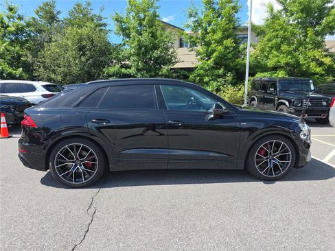 Used 2023 Audi Q8 Prestige AWD/4WD image 2