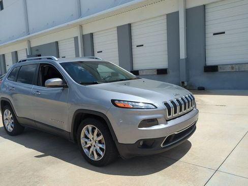 Used 2015 Jeep Cherokee Limited FWD image 3