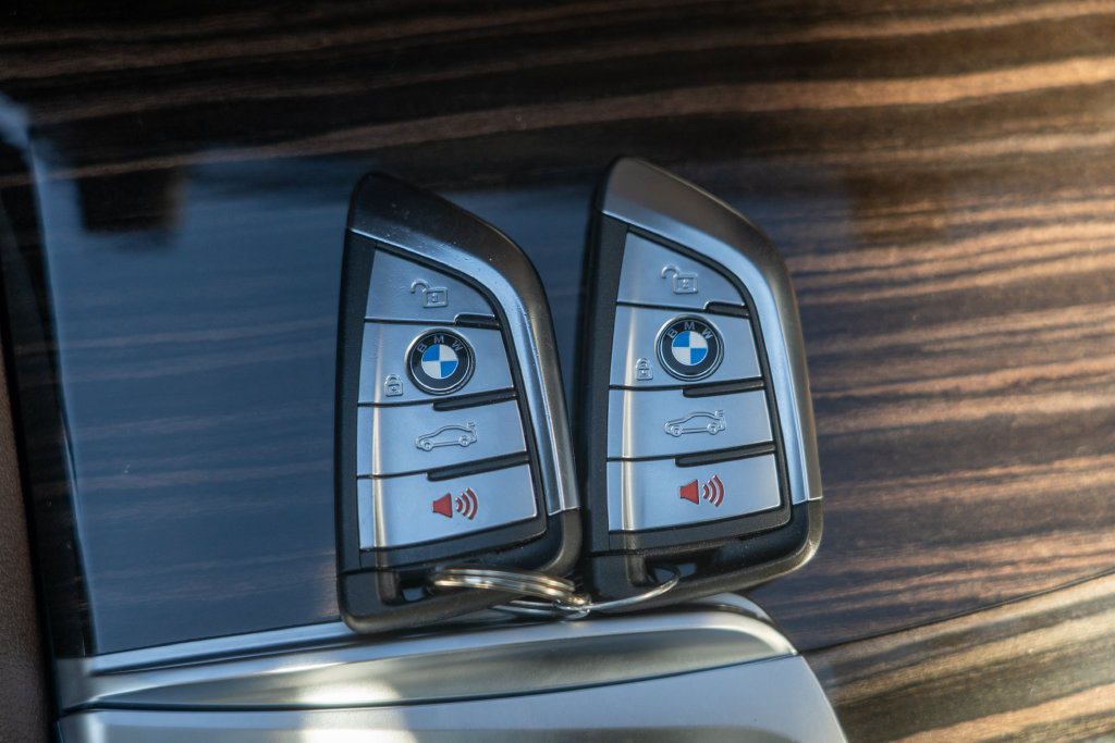 Used 2023 BMW M550i xDrive w/ Dynamic Handling Package AWD/4WD image 31