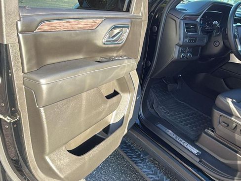 Used 2023 Chevrolet Tahoe Z71 w/ Luxury Package AWD/4WD image 15