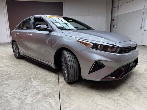 Used 2024 Kia Forte GT-Line w/ GT-Line Premium Package image 7