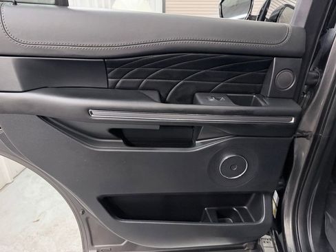 Used 2020 Ford Expedition Platinum RWD image 28