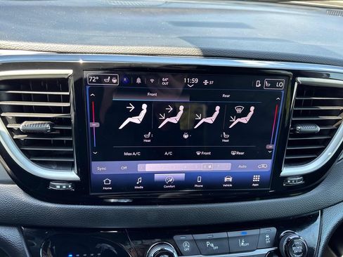 Used 2025 Chrysler Voyager LX FWD image 23