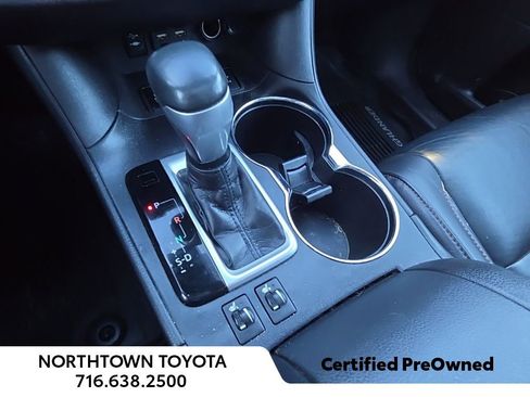 Used 2019 Toyota Highlander XLE image 21