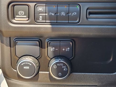 Used 2021 Chevrolet Tahoe LT w/ Luxury Package RWD image 21