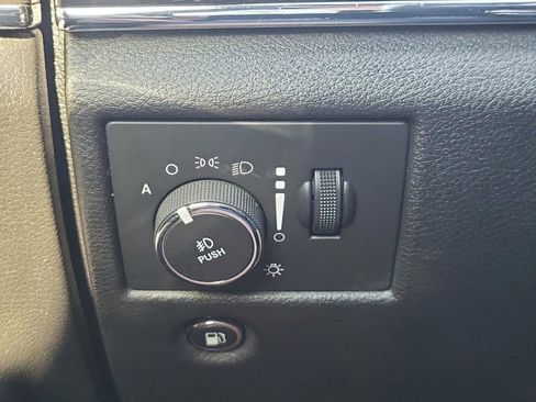 Used 2017 Jeep Grand Cherokee Limited w/ Luxury Group II image 27