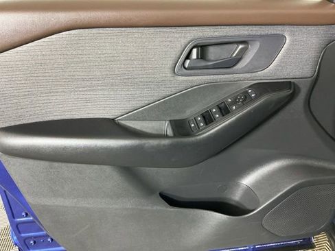 Used 2023 Nissan Rogue S image 14