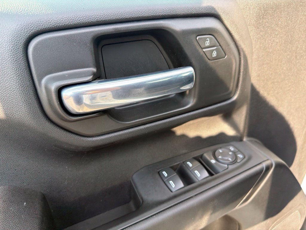 Used 2023 Chevrolet Silverado 1500 Custom AWD/4WD image 17