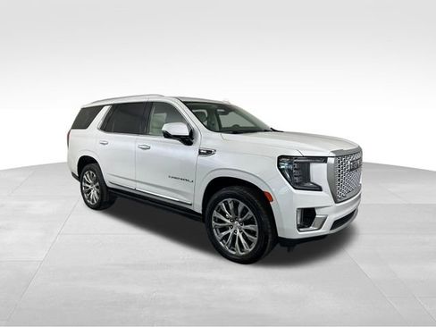 Used 2021 GMC Yukon Denali w/ Denali Premium Package image 8