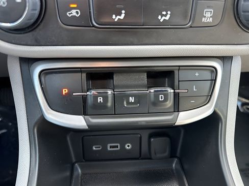 Used 2024 GMC Terrain SLE image 15